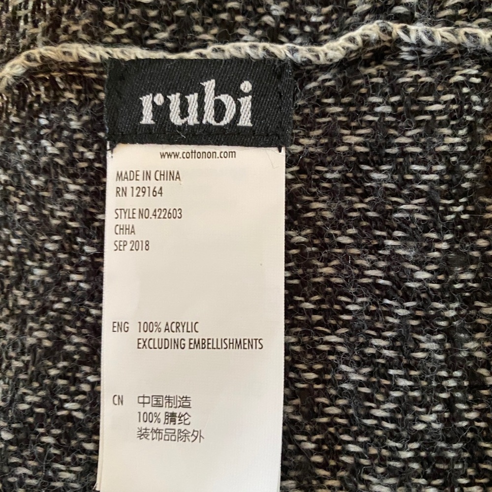 Scarf - Picture 4 of 4